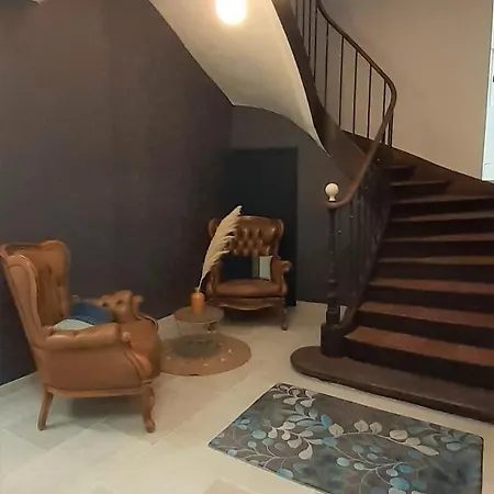 A L'ombre Des Remparts 아파트 *