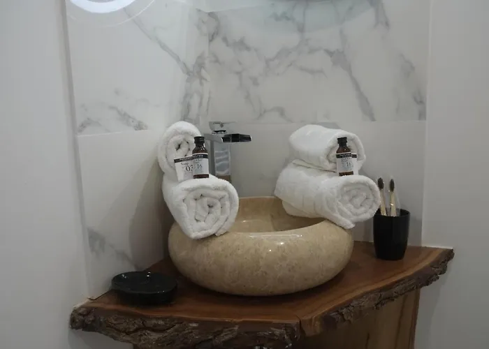 A L'ombre Des Remparts